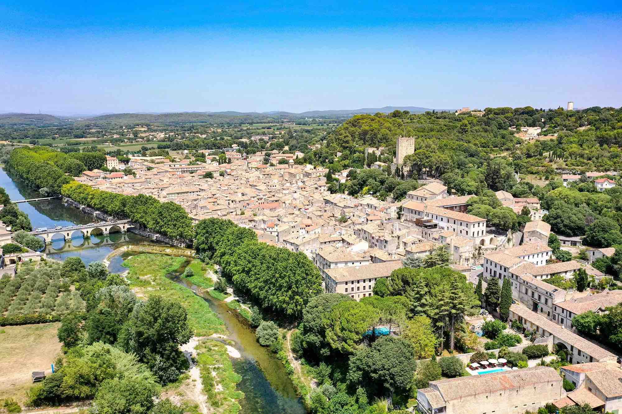 Photo de Sommières vue du ciel @Florian Caravella